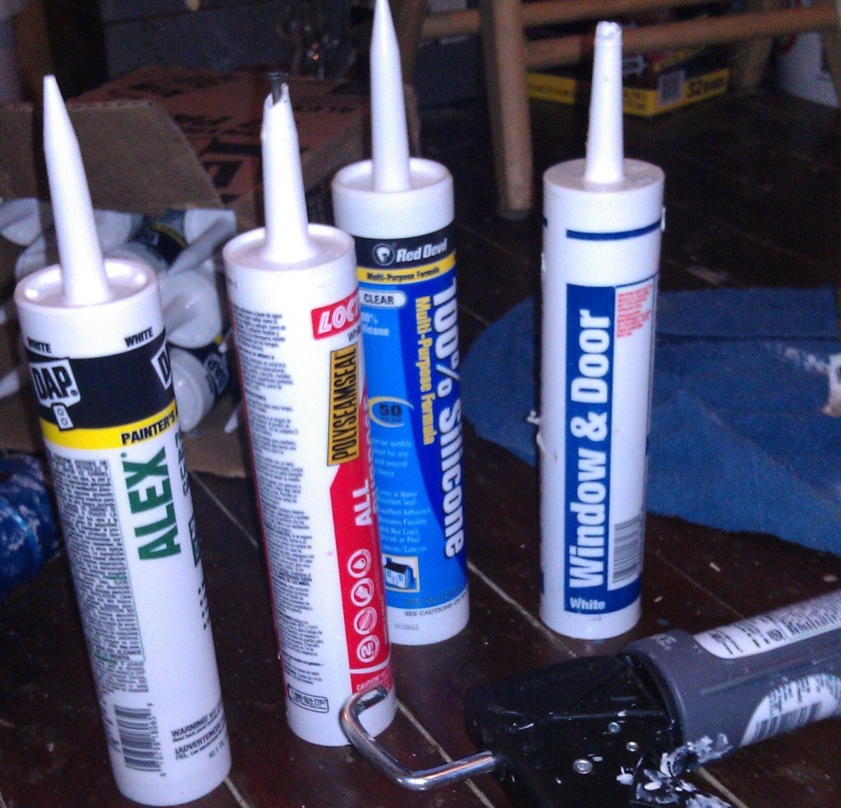 How To Seal Cracks And Crevices To Fight Bed Bugs Townhustle